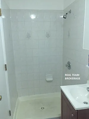 Rented by Real Team Brokerage | media 6