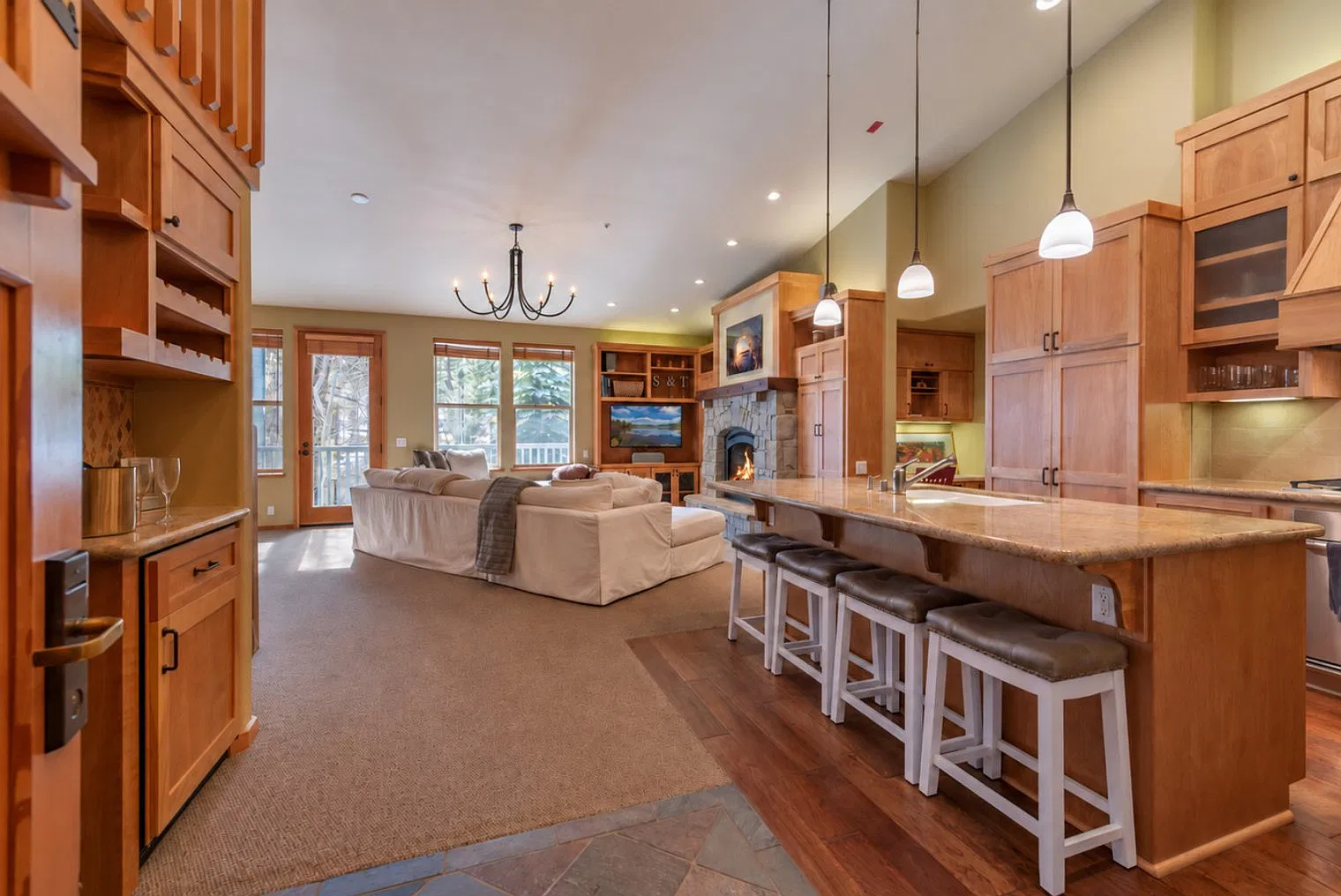 1 bed, 2.0 bath, $8,601 — Photo 2