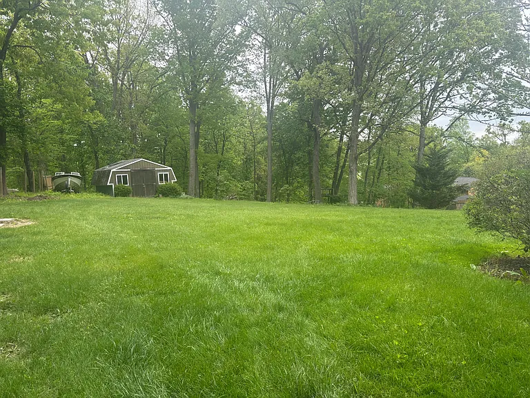 233 Teepee Rd — Photo 10