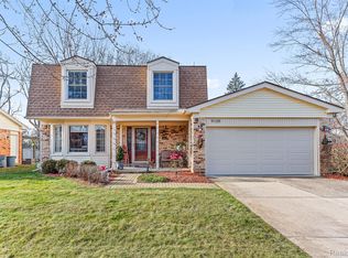 9109 Mayflower Dr, Plymouth, MI 48170