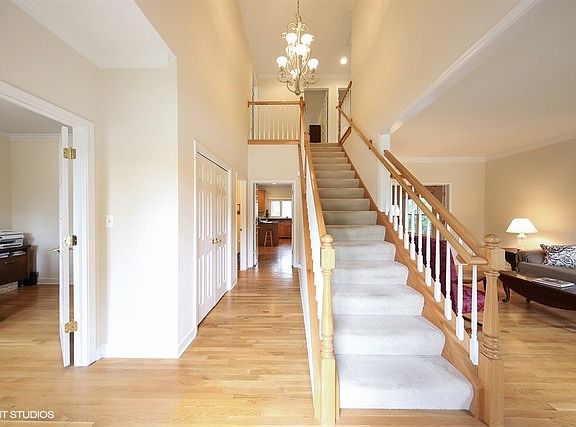 2nd image of 1900 Lacey Ave