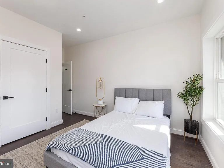 734 Kenyon St NW #2 — Photo 15