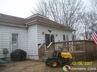 520 2nd St SW, Waverly, IA 50677