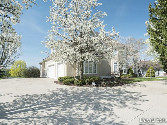 4th image of 1400 Kings Crossing Dr SE