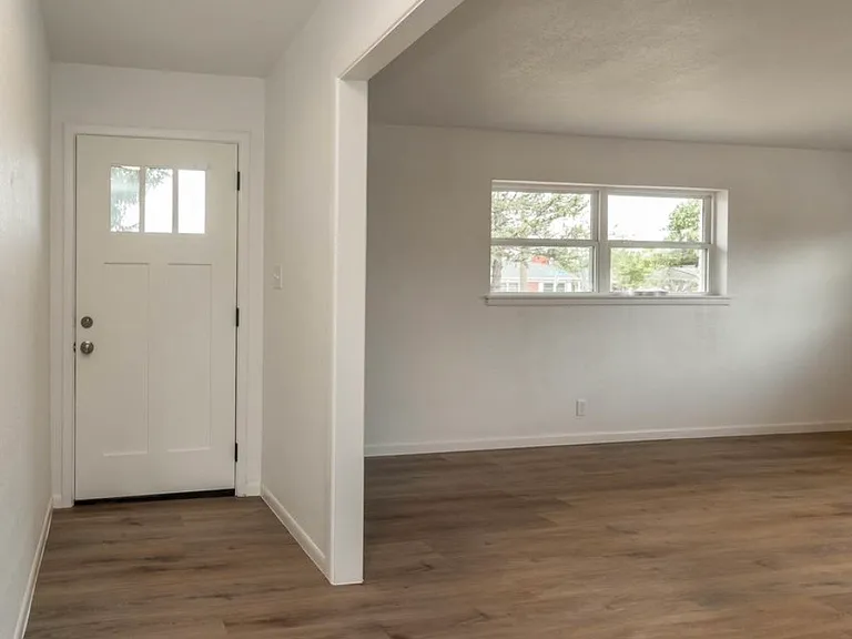 1901 S Carolina St — Photo 2