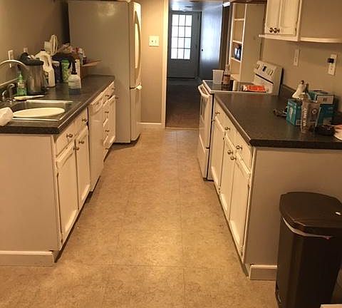 4th image of 4460 Ocean View Ave #B2