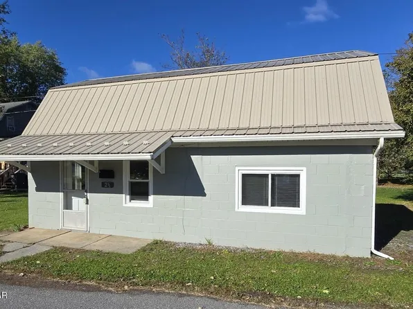 2 1/2 1st St, Mill Hall, PA 17751