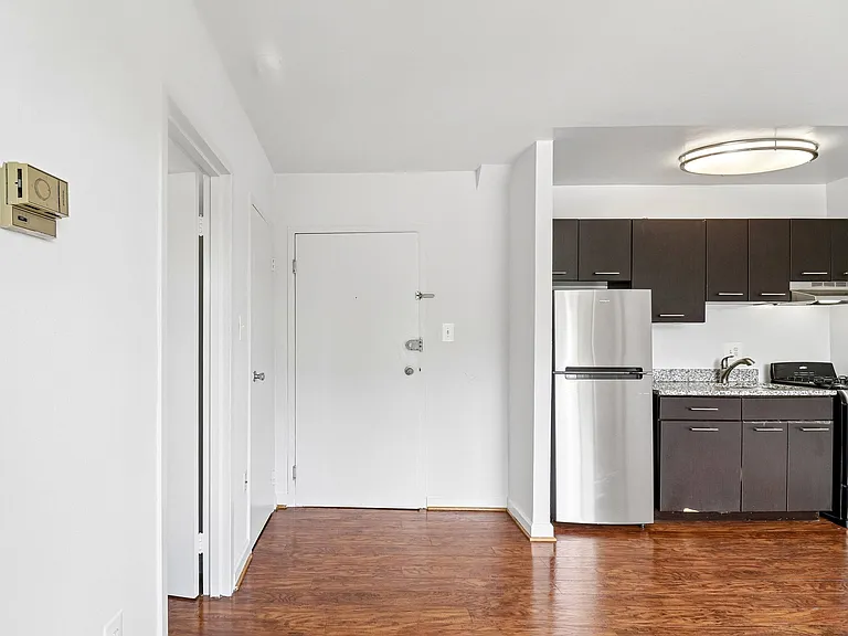 5100 Conn Ave — Photo 12