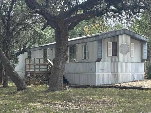 7714 WHARTONS DOCK RD, Bandera, TX 78003