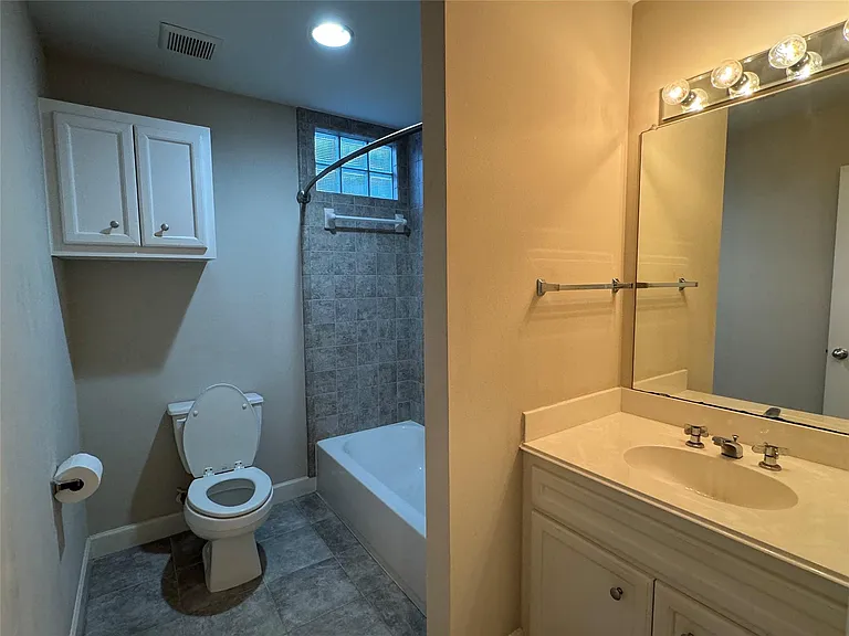 11315 Main St #1302 — Photo 9