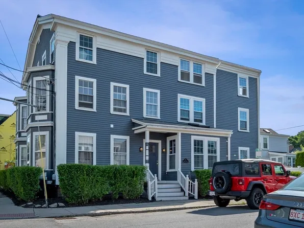 77 Pleasant St APT 4, Newburyport, MA 01950