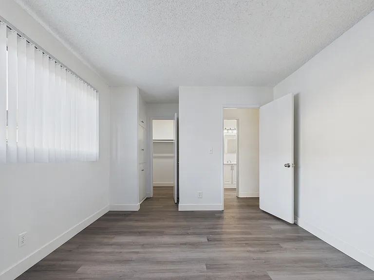 Cedar Court Apartments — Photo 16