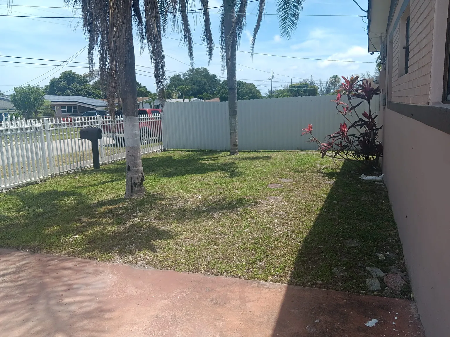4 bed, 1230 sqft, $3,500 — Photo 4