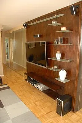 Sold by Real Direct | media 21