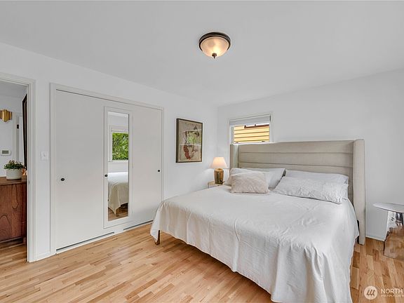 5th image of 514 Milroy Street SW