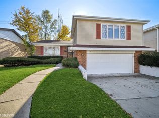 7933 Beckwith Rd, Morton Grove, IL 60053