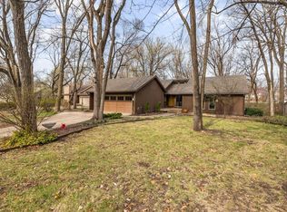 956 55th St, West Des Moines, IA 50266