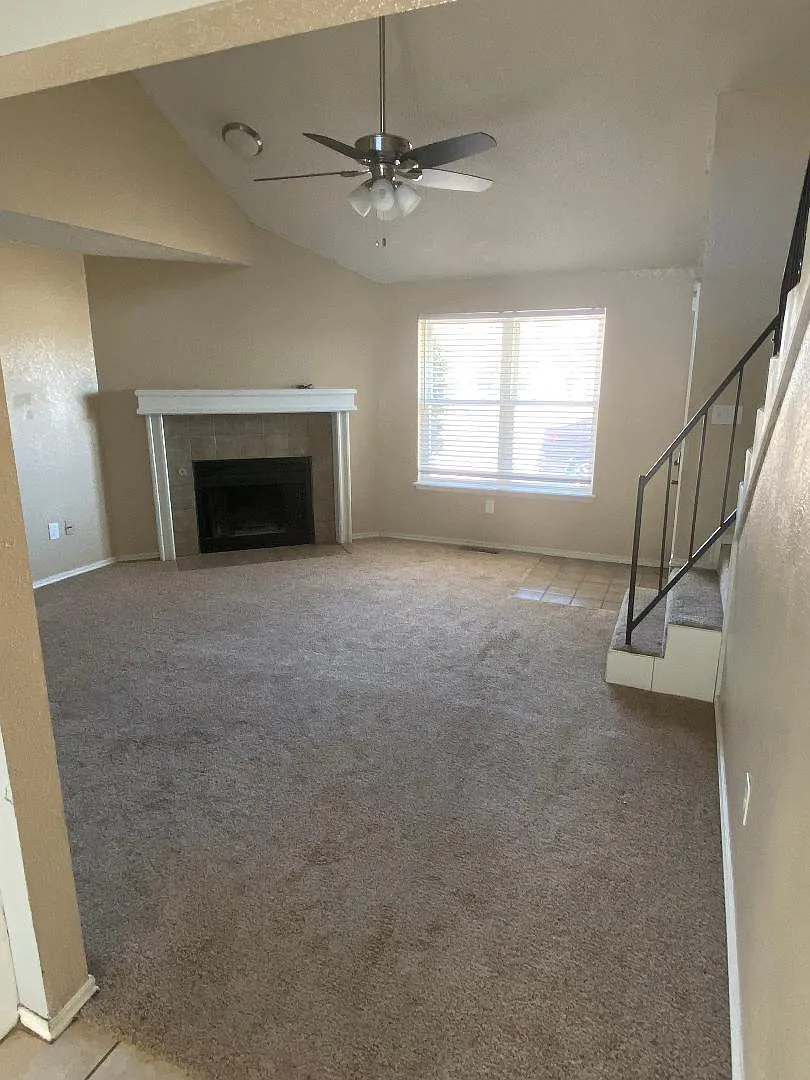 2 bed, 1171 sqft, $1,200 — Photo 3