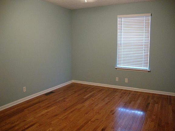 4th image of 3917 Westlawn Pl