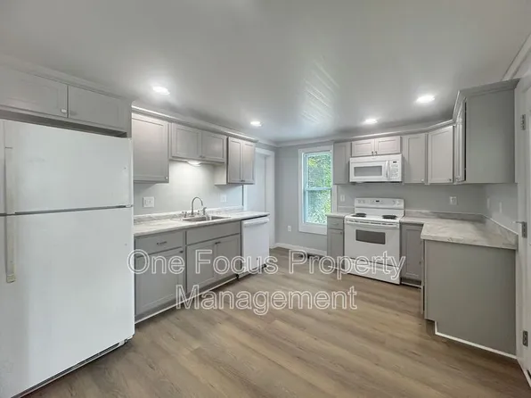 16 N Jones St, Lock Haven, PA 17745
