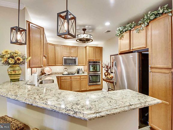 3rd image of 1411 Wigeon Way Unit 302