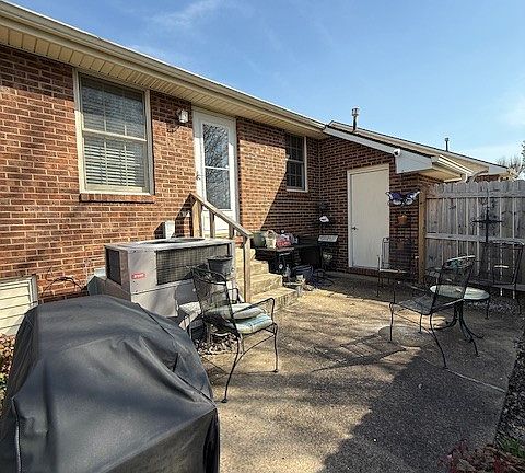 4th image of 2115 Mockingbird Ln APT A