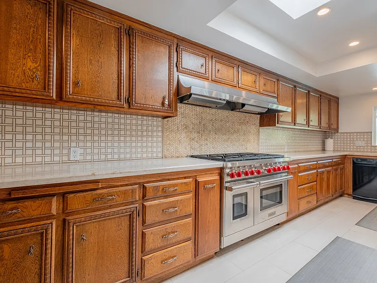 4321 Clear Valley Dr — Photo 20