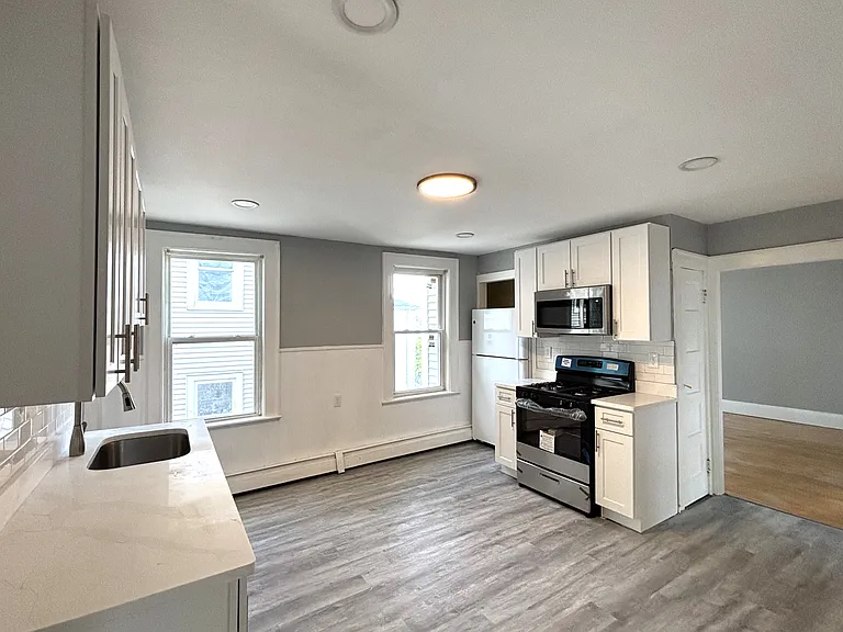 8 Hooper St #3 — Photo 2