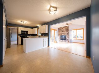 20 Quantico Ln N, Plymouth, MN 55447