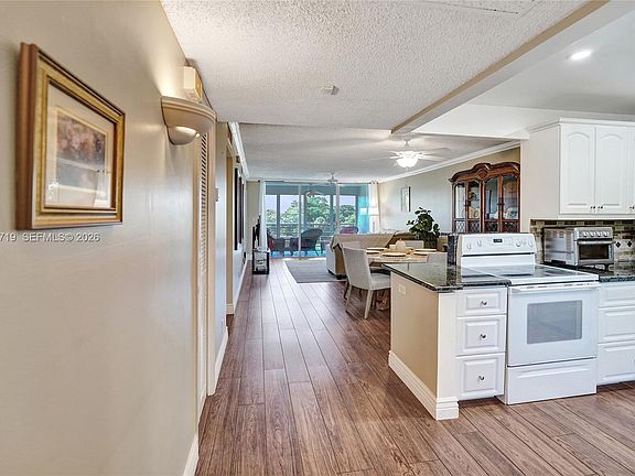 2nd image of 605 Oaks Dr APT 504