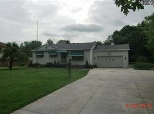 7581 Bronson Rd, Olmsted Township, OH 44138