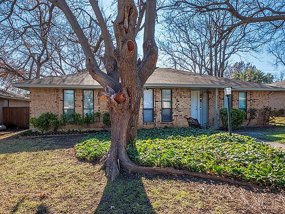2nd image of 1914 Garden Crest Ln