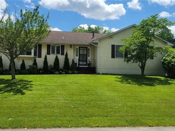 2 Pineberry Court, Poughkeepsie, NY 12603