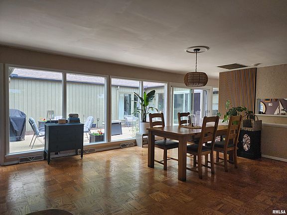 5th image of 465 Shoreline Dr