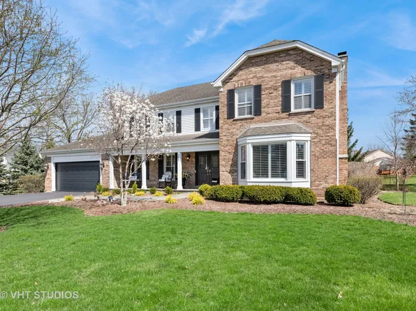 205 Tall Trees Dr, Barrington, IL 60010