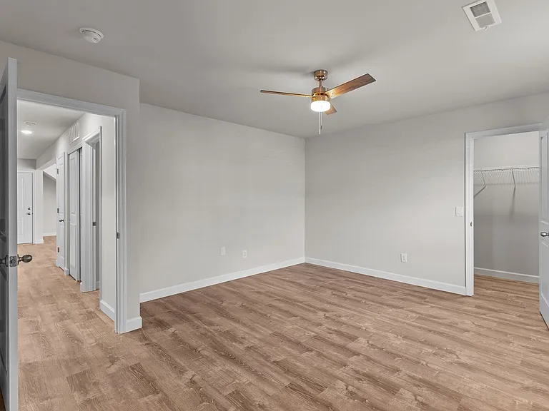 Sherman Square Apartments — Photo 86