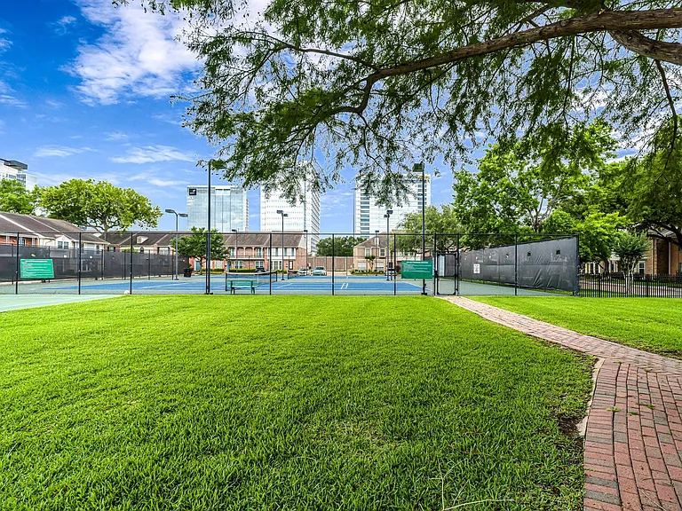 1669 W Sam Houston Pkwy S — Photo 36