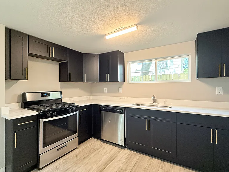 312 Avondale Ave — Photo 16