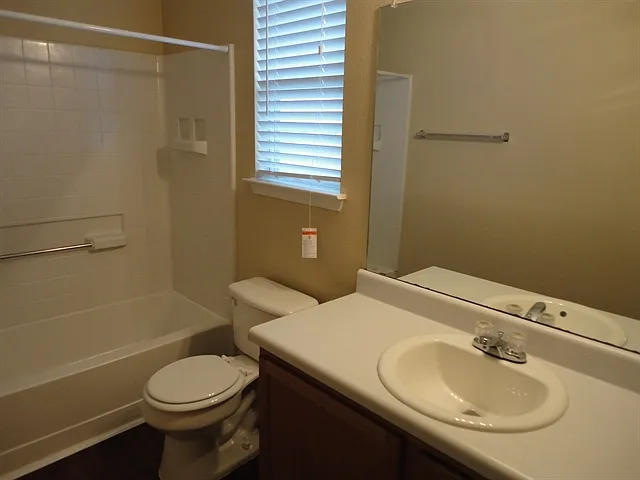 610 Carole Cv — Photo 14