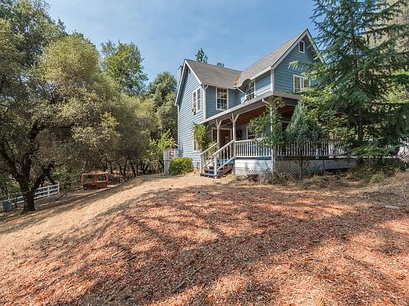 3rd image of 974 N Circle Dr