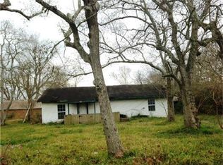 907 Miles Rd, Bacliff, TX 77518