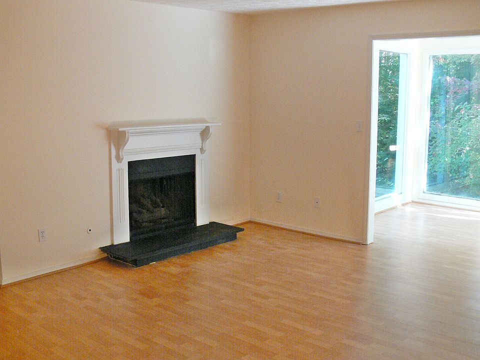 1st image of 1902 Augusta Dr