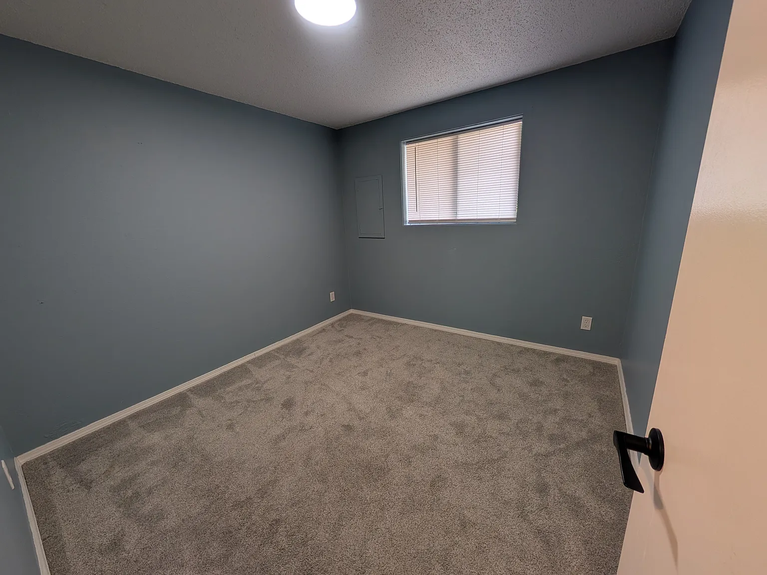 3 bed, $1,650 — Photo 4