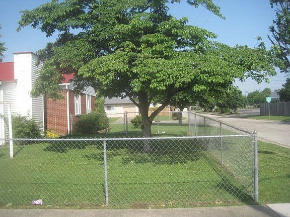 4th image of 3603 Placid Pl W