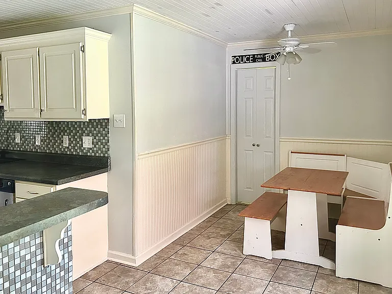 Kitchen dinette seating
