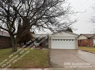 5027 Fox Hill Dr, Sterling Heights, MI 48310