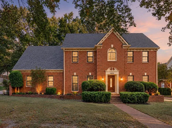 8850 E Plantation Oaks Dr, Cordova, TN 38018