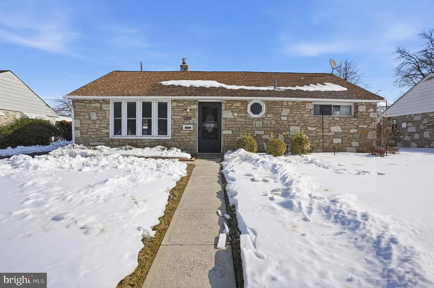2510 Green Ave photo 1