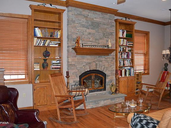 2nd image of 113 Cardinal Ln
