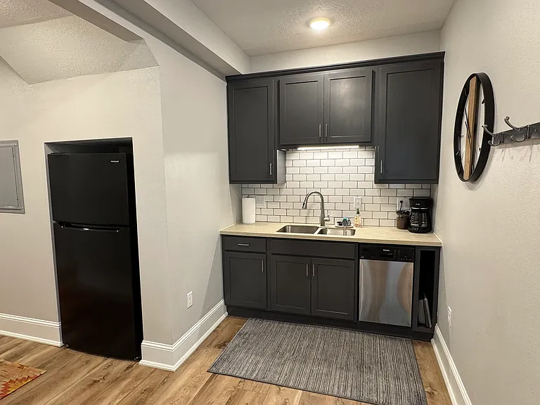 709 S Phillips Ave #1 — Photo 6